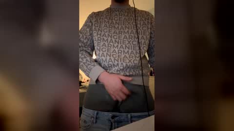 largedick1331 online show from December 19, 1:34 am