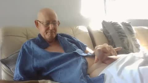 largerthan-   say hi on entry online show from March 28, 11:15 pm