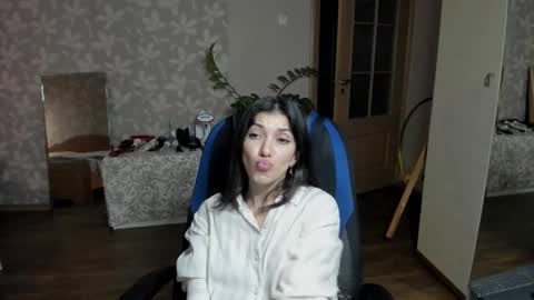 Larisa online show from October 8, 6:05 pm