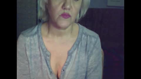 larisaq4ugo24 online show from January 22, 2:14 pm