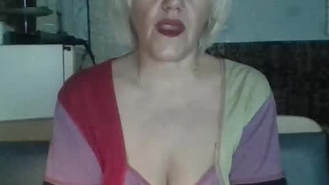 larisaq4ugo24 online show from November 23, 10:37 am