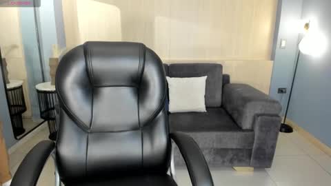 Larisa Smirnov online show from February 14, 4:53 am