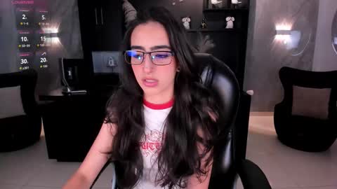 Larisa Smirnov online show from February 19, 3:35 am