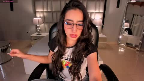 Larisa Smirnov online show from March 25, 3:56 am