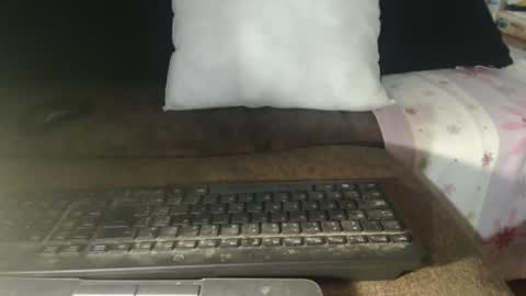 Snapshot of lariss__ chatting on April 19, 5:23 pm Lariss online show from April 19, 5:23 pm