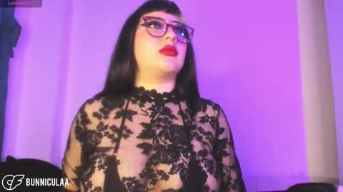 Snapshot of larissa01_ chatting on March 9, 10:25 pm Lari online show from March 9, 10:25 pm