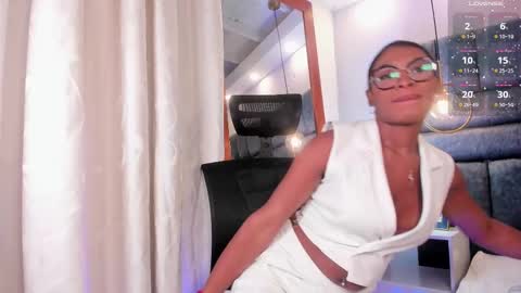 Larissa  online show from September 12, 11:54 am