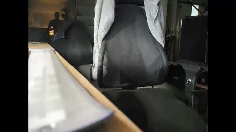 Snapshot of larop49 chatting on April 4, 3:27 am Larop49 online show from April 4, 3:27 am