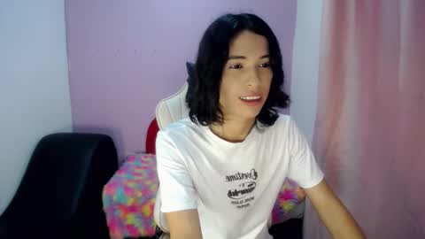 Snapshot of larry_craft chatting on March 22, 9:18 pm larry online show from March 22, 9:18 pm