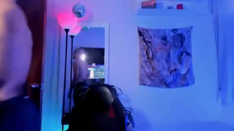 larry_stewart online show from June 22, 12:24 am