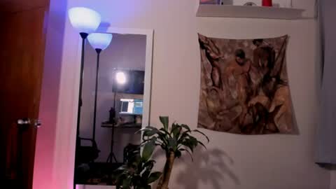 larry_stewart online show from August 1, 11:36 pm