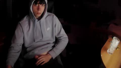 larrymcberran2 online show from December 3, 7:49 am