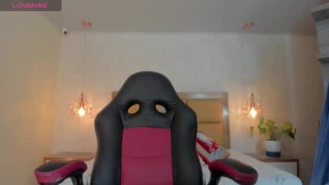  MIA  online show from December 7, 12:24 pm