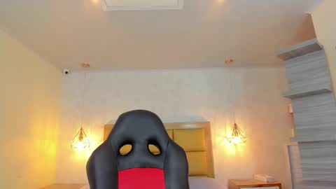  MIA  online show from November 25, 12:16 pm