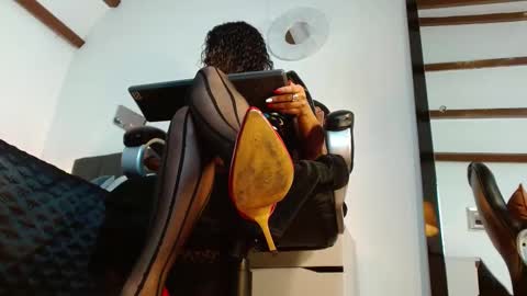 Snapshot of laryssa_swayer chatting on September 26, 1:48 pm Laryssa online show from September 26, 1:48 pm