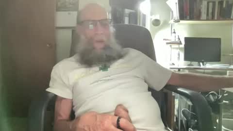 Snapshot of laser134 chatting on November 8, 4:23 am chris online show from November 8, 4:23 am