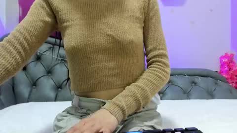 Snapshot of laskhmi_ chatting on February 12, 12:33 pm Tania online show from February 12, 12:33 pm