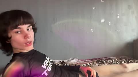 Snapshot of laski_twink chatting on June 3, 4:45 pm laski_twink online show from June 3, 4:45 pm