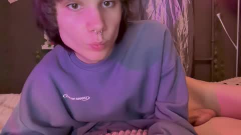 Snapshot of laski_twink chatting on June 4, 7:31 pm laski_twink online show from June 4, 7:31 pm