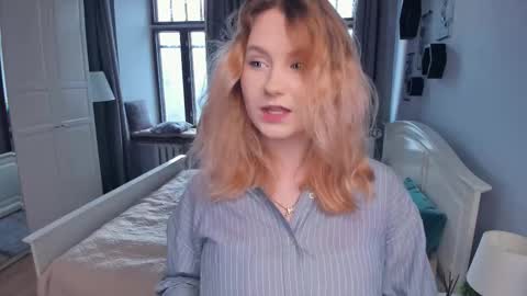 Snapshot of lasky_blesss chatting on October 30, 11:00 am Julia online show from October 30, 11:00 am