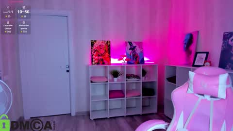 Snapshot of lasly_moon chatting on December 21, 1:02 am lasly_moon online show from December 21, 1:02 am