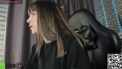 Snapshot of lasly_moon chatting on December 22, 12:29 am lasly_moon online show from December 22, 12:29 am