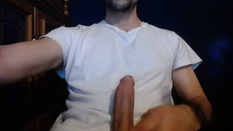 Snapshot of lastinline4 chatting on December 6, 2:02 am Lastinline4 online show from December 6, 2:02 am