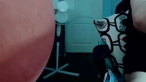 latexchris77 online show from June 9, 6:25 am