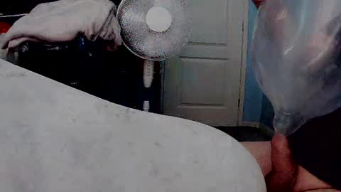 latexchris77 online show from July 3, 6:09 am