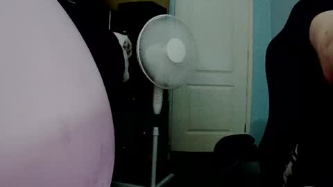 latexchris77 online show from July 26, 7:15 am