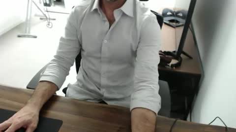 latexdave84 online show from October 15, 10:48 am