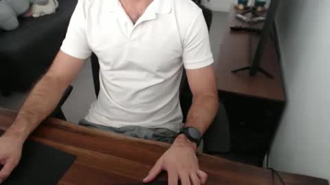 latexdave84 online show from November 15, 1:14 am