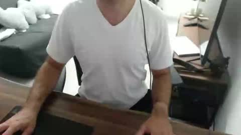 latexdave84 online show from April 16, 9:43 am