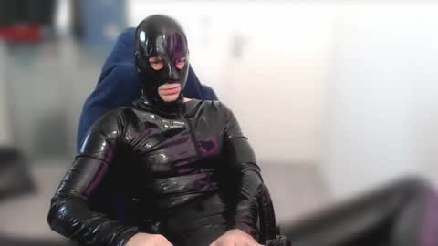 Snapshot of latexfan1984 chatting on December 16, 9:58 am Rubber and Latex online show from December 16, 9:58 am