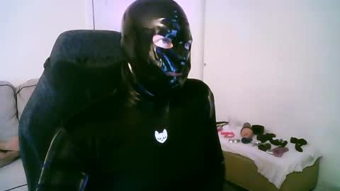 latexminheadroom online show from May 15, 11:12 pm