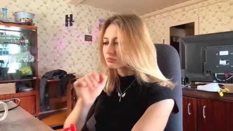 Snapshot of laticiacalicutt chatting on March 12, 11:27 am Amelia online show from March 12, 11:27 am