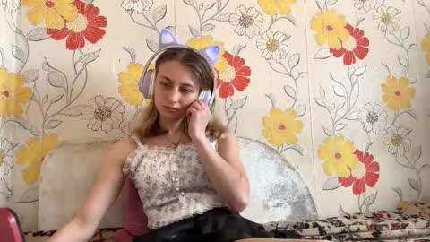 Snapshot of laticiacalicutt chatting on March 30, 9:10 am Amelia online show from March 30, 9:10 am