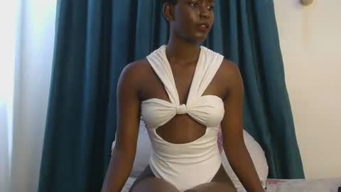 Snapshot of latiffaah_xx chatting on January 11, 11:48 am latiffaah_xx online show from January 11, 11:48 am