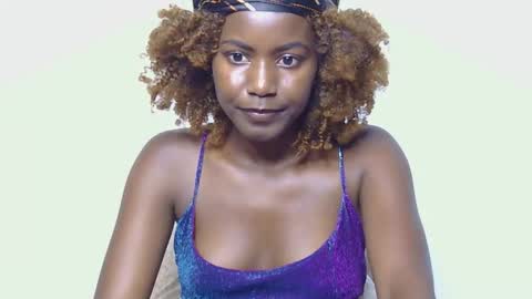 latiffaah_xx online show from March 5, 12:12 pm