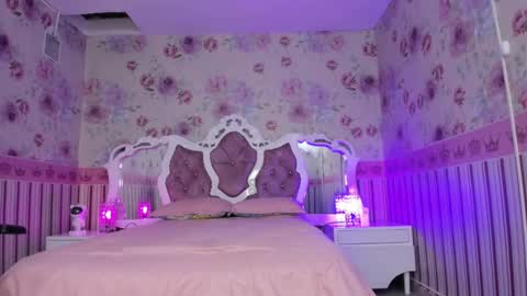Snapshot of latin_ashley_ chatting on March 12, 5:35 am Valeria online show from March 12, 5:35 am
