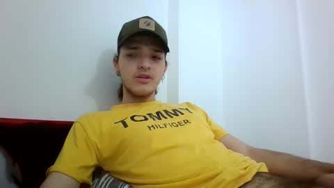 Snapshot of latin_boi6 chatting on December 16, 2:38 pm Angel online show from December 16, 2:38 pm