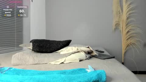 Snapshot of latin_boy_surprise chatting on February 18, 4:04 am Yisus online show from February 18, 4:04 am