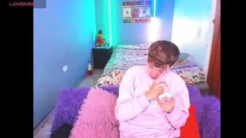 latin_boysxxx_ online show from February 24, 7:01 pm