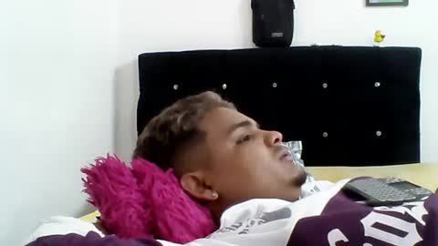 Snapshot of latin_curiousxxx chatting on September 15, 12:05 pm latin_curiousxxx online show from September 15, 12:05 pm