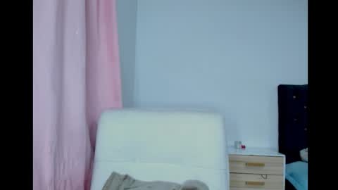 Snapshot of latin_delight_ chatting on November 30, 12:25 am latin_delight_ online show from November 30, 12:25 am