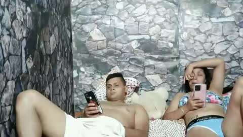 Snapshot of latin_hornycouple chatting on December 27, 5:48 pm latin_hornycouple online show from December 27, 5:48 pm