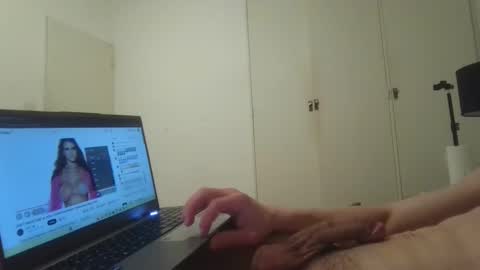 latin_pap online show from November 3, 4:36 am