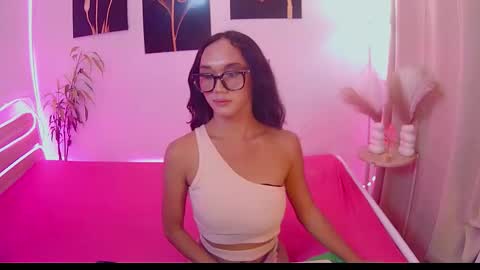 Snapshot of latina_kia chatting on November 13, 7:40 am latina_kia online show from November 13, 7:40 am