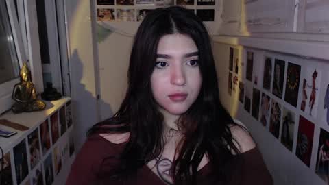 Snapshot of latina_mia chatting on December 12, 6:42 pm miiiiiiaaaa online show from December 12, 6:42 pm