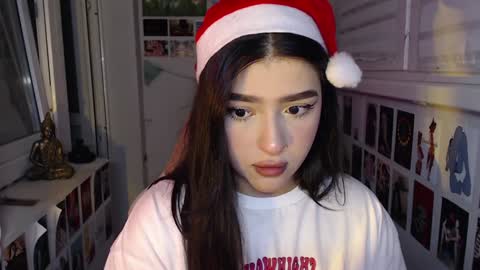 Snapshot of latina_mia chatting on December 25, 10:16 pm miiiiiiaaaa online show from December 25, 10:16 pm